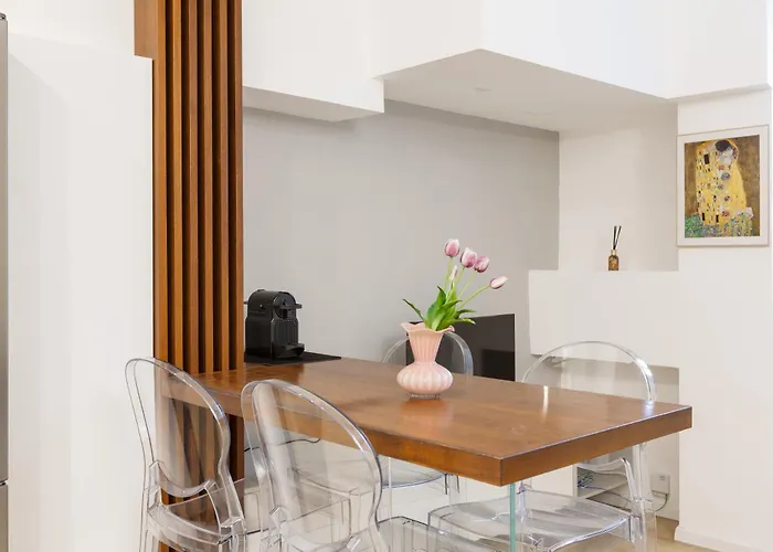 Inama - Eleganza Minimal Tra Studi E Politecnico Milão