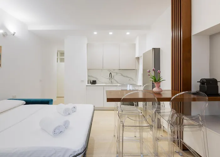 Inama - Eleganza Minimal Tra Studi E Politecnico Apartamento
